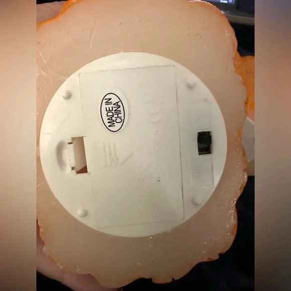 Two light up pumpkins in different sizes - Picture 9 of 9